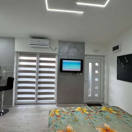 Ni Mitic Apartmani 1 מראה חיצוני תמונה