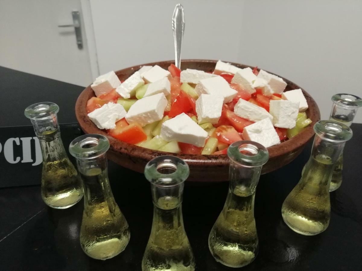 Ni Mitic Apartmani 1 מראה חיצוני תמונה